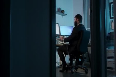 My Boss Is A 10-Pounder