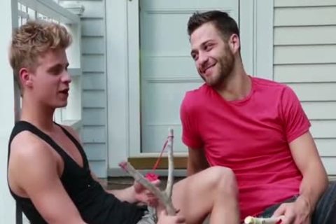 Big booty sucks dick and fucks outdoors