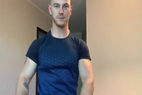 OF - Bodyouwant in nature's garb Flexing & jerking off 1