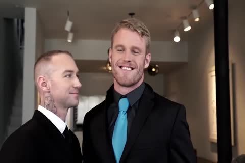 Two hotties Take Turns plowing Each Other bareback