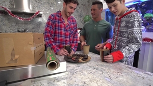 Dakota Lovell: Stepdad Santa's Arrival