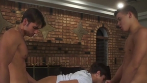 Joey Mills In A nail To Make Anyone Jealous