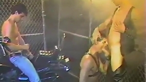 Move Over Johnny Here Comes enormous Dan (1985)