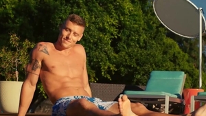 Straight-guys-set-up-to-nail-on-dating-game-show
