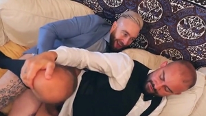 large Tipper - Bruno Max + Manuel Scalco