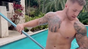 Me Follo A Un Tio Por Primera Vez. charming gay Sex