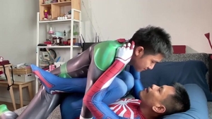 Green Lantern VS Spider dude