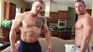 Dois Marombeiros Se Comendo Flip nail