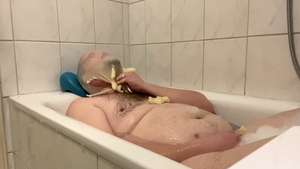 BHDL - THE BREATHTUB 3 - bizarre LATEXGLOVE BREATHPLAY WITH cum drinking IN THE BATHTUB -
