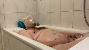 BHDL - THE BREATHTUB 3 - bizarre LATEXGLOVE BREATHPLAY WITH cum drinking IN THE BATHTUB -