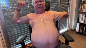 I Shave My Beard And Made A video scene After 2 Months Off And sleazy discharged. 14'32" Of Fame