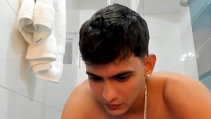 Kayn large 10-Pounder Cums kinky On web camera And Showers