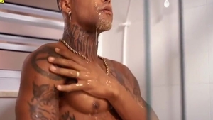 Helyo, Jhulian E Lucas