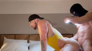 big 10-Pounder nailing Bubble wazoo