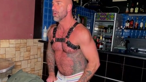 Come On twink, Open That Loose bushy C*nt For Daddy