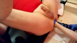 076 - Training With Hand And vibrator