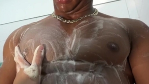 Brazilian Muscle And Worship