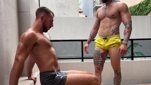 John Thomas And Viktor Onee teach Shower fuck