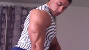 Bodybuilder Muscle Worship
