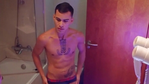 Facial spooge: Latinos - O Eletricista E O teen