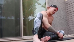 College lad Bodybuilder Jerks Off