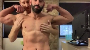 Nos Calentamos Los Pezones Y Follamos