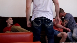 nextdoorstudios: Couples Expanding their Horizons