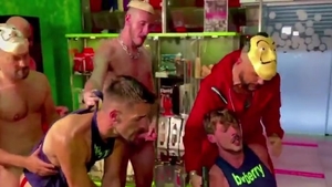 La Casa De Carton â€“ Volumen 1 (cash Heist) â€“ Charlie Cherry, Jorge Sainz, Nicholas Bardem,