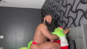 How The Grinch Stole dark butt