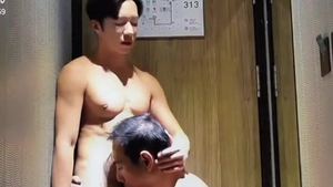 Taiwan Fitness Model poked