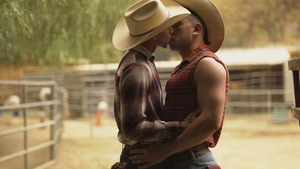 Icon Male: Filling those Tight Twinkie Holes