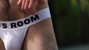 Rod's Room: Dark-haired Hotties Share a Load