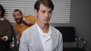 Men: Troye's Vibrating Opening