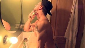 americanmusclehunks: Exploding Creams on Joey D