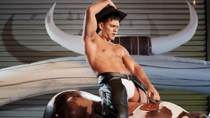 Men: Sizzling Saddle Rides