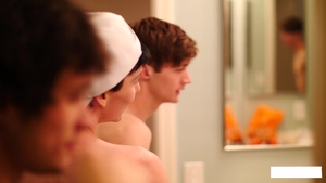 Southern Strokes: De-Stressing in Style at the Club