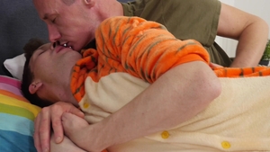 Daddy On Twink: Daddy's Meat: A Craving Fulfilled