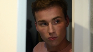 Southern Strokes: Sneaky Spying Spurs Slurp Session