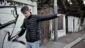 A Robbery Leads to Romance