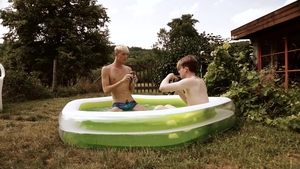 Blondes on Display for a Beachy Affair