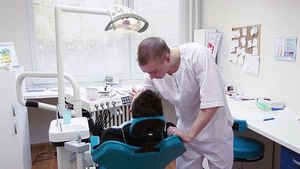 A New Type of Tooth Doctor with Dr. Lung