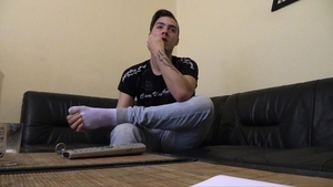 Debt Dandy: Hungry Player's Piled Debts