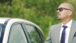 menatplay: Jacking Off Side by Side in the Park