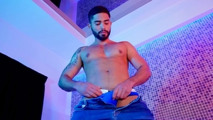 HotAFmen: Spa Surprise: Guido's Wet Meat