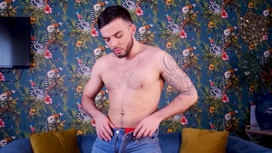 HotAFmen: The Hottest Venezuelan 'Chamo' Spreads His Legs