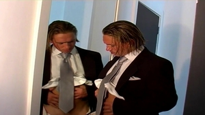 menatplay: Seducing Myself with Silk Ties