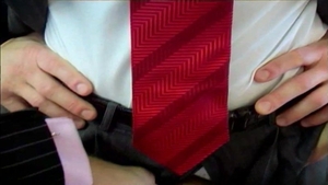 menatplay: Sore Throat? Dr. Richard Has a Solution