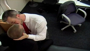 menatplay: Sore Throat? Dr. Richard Has a Solution
