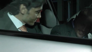 menatplay: Eduard's Luck with a Well-Groomed Exec