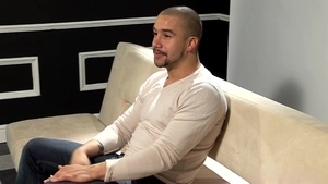 menatplay: Sultry Spectacle of Seduction